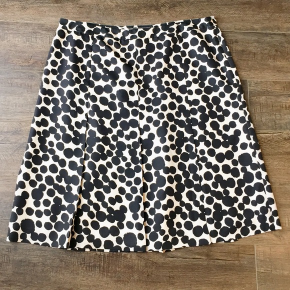 Banana Republic Dresses & Skirts - Banana Republic pleated silk skirt